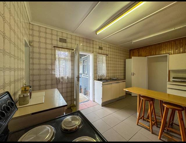 3 BEDROOM HOUSE FOR SALE IN CROYDON
